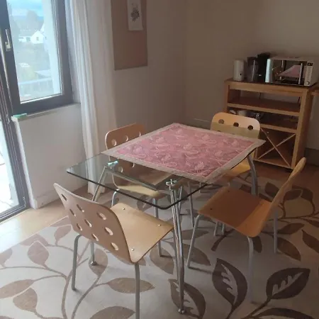 Apartamento Schoen Und Hell. Ruhig Und Gemuetlich. Wohnen In *